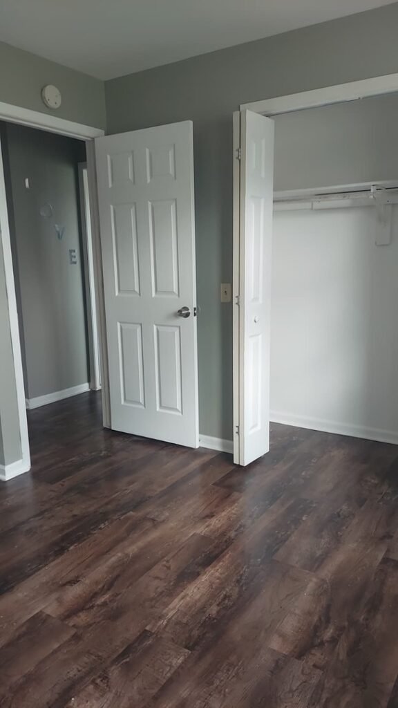 3305 Colgate Ave,  A Modern Apartment steps from Sheridan Rd, Zion