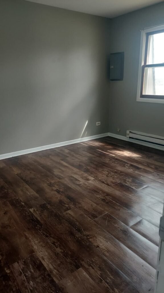 3305 Colgate Ave,  A Modern Apartment steps from Sheridan Rd, Zion