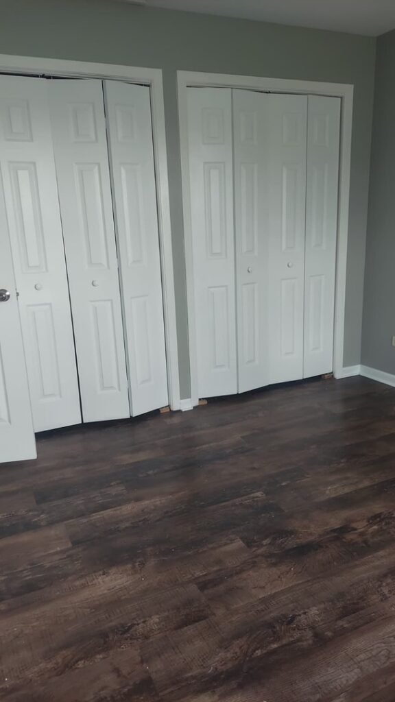 3305 Colgate Ave,  A Modern Apartment steps from Sheridan Rd, Zion