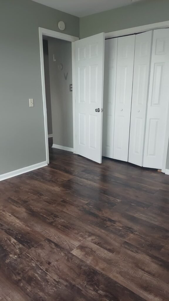 3305 Colgate Ave,  A Modern Apartment steps from Sheridan Rd, Zion