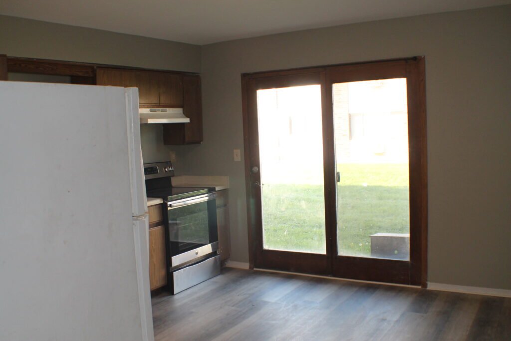 2902 31st, Apt # 5, A Modern Apartment close to Lewis Street, Zion