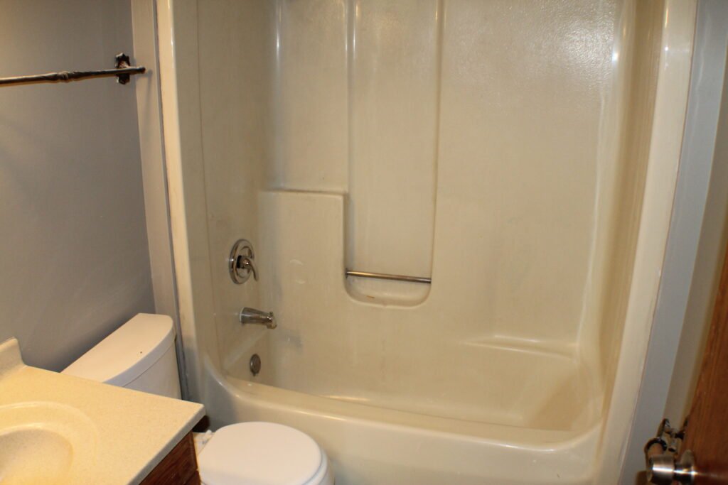 2902 31st, Apt # 5, A Modern Apartment close to Lewis Street, Zion