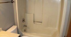 Fully upgraded, Modern Apartment Unit close to Lewis Street