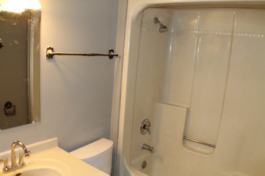 2902 31st, Apt # 5, A Modern Apartment close to Lewis Street, Zion