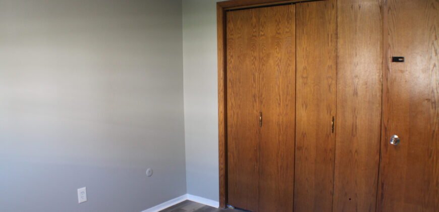 Fully upgraded, Modern Apartment Unit close to Lewis Street