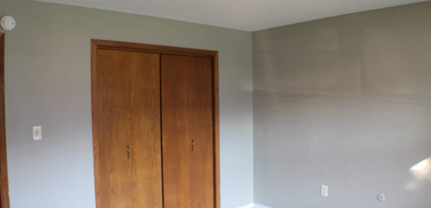 Fully upgraded, Modern Apartment Unit close to Lewis Street