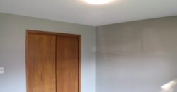 Fully upgraded, Modern Apartment Unit close to Lewis Street