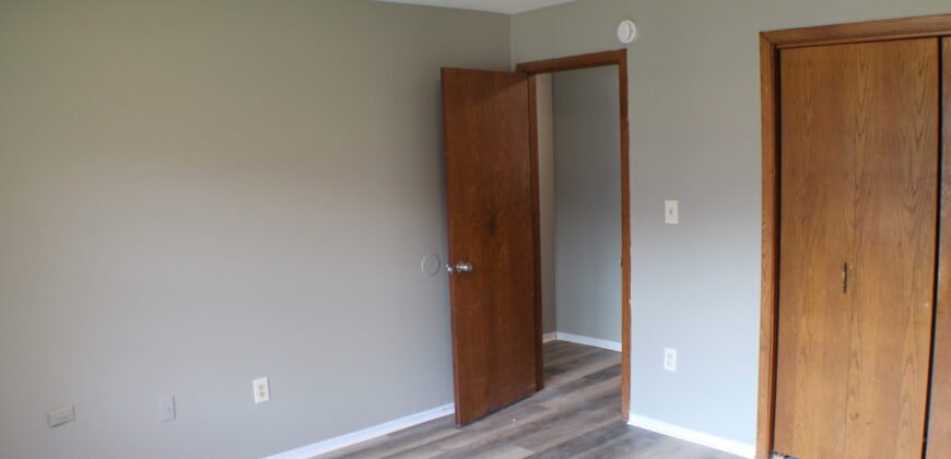 Fully upgraded, Modern Apartment Unit close to Lewis Street