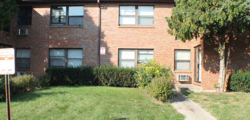 Fully upgraded, Modern Apartment Unit close to Lewis Street